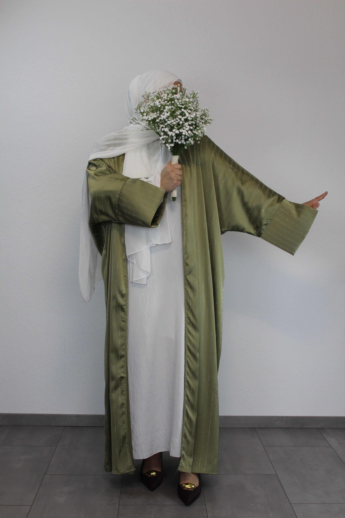 Die Wahl des richtigen Stoffes für Abayas und dezente Kleider